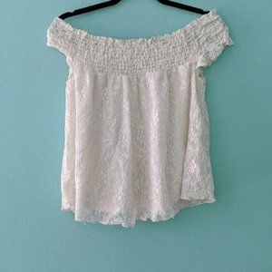 Mossimo White Cropped Cold Shoulder Medium